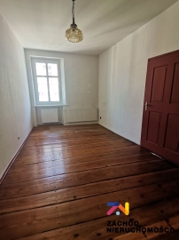 Przestronny Lokal W Centrum Na 1 PiĘtrze.
